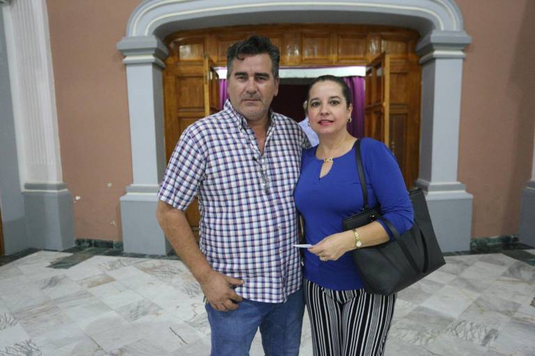 Disfrutan mazatlecos la ‘Ópera Tosca’, con la soprano María Katzarava