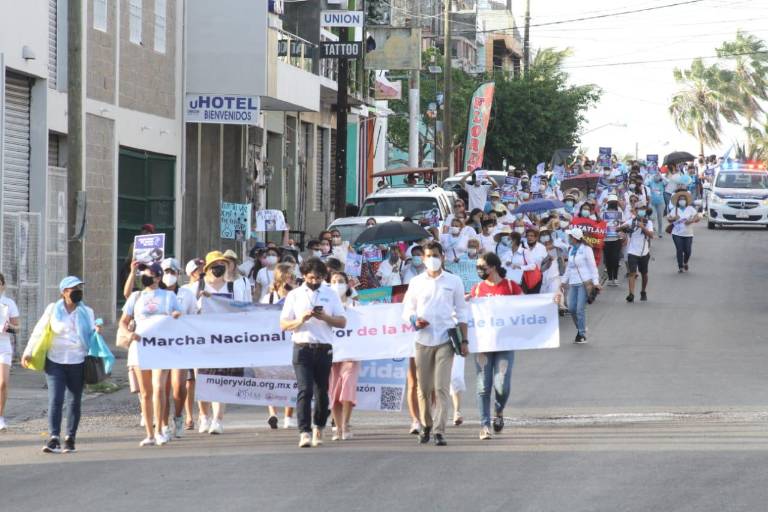 Se manifiestan grupos provida en Mazatlán para decir ‘no’ al aborto