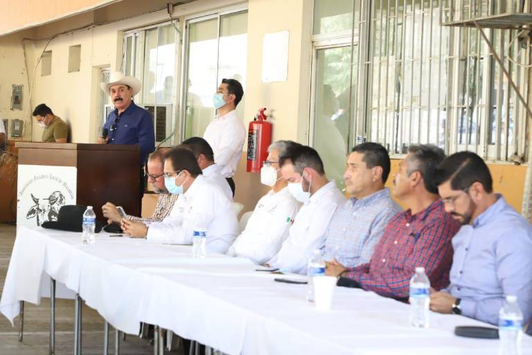 En 2021 fallecieron por Covid 30 ganaderos de Mazatlán, reportan