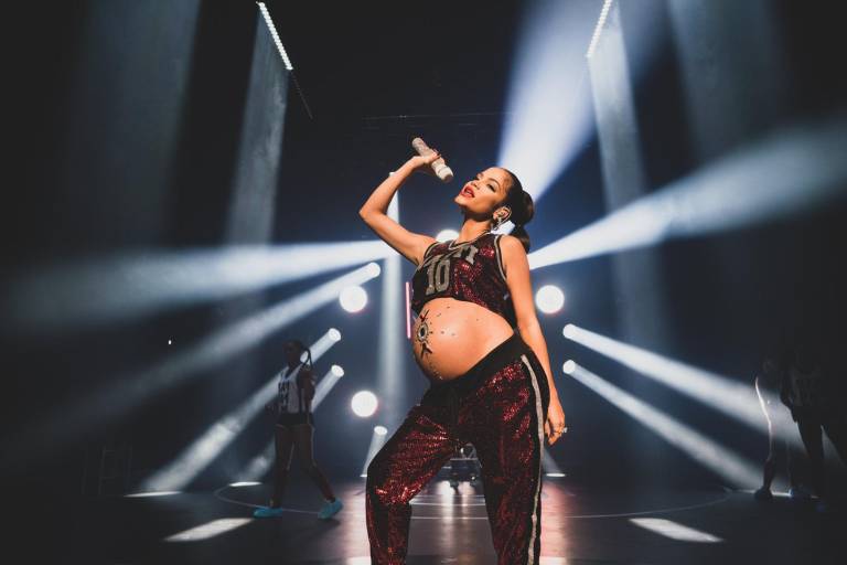 Natti Natasha da a luz a una niña