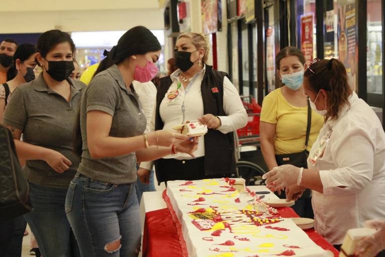 Celebra Casa Ley su 68 aniversario con sus clientes en Culiacán
