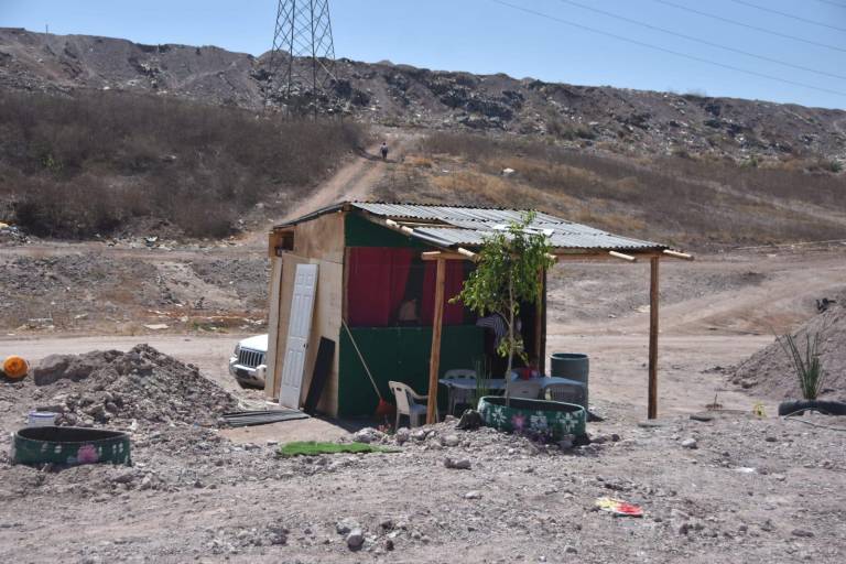 En la Bicentenario, en Culiacán, construyen comedor comunitario y buscan donadores