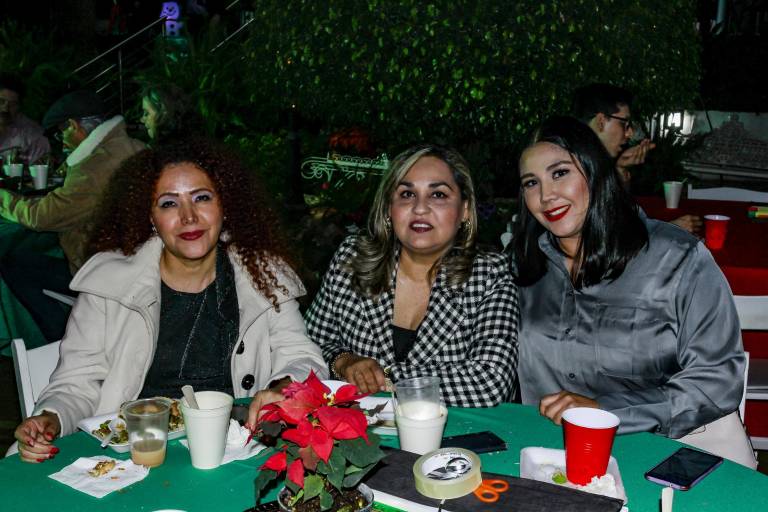 Con piñatas, rifas y música realiza su posada el Instituto de Neurociencias y Educación de Sinaloa