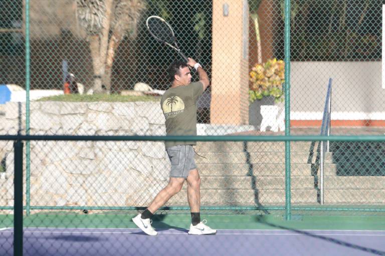 Parisi está en plan grande en Copa de Tenis Amstel