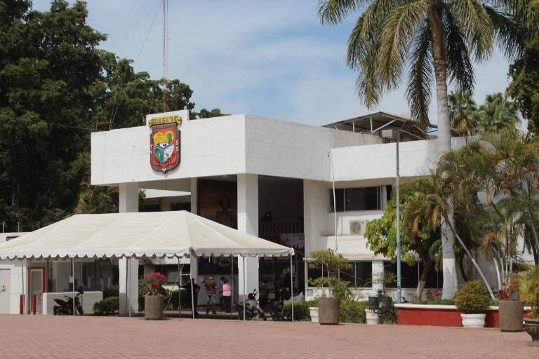 En Guasave, renuncian 14 funcionarios para buscar candidaturas