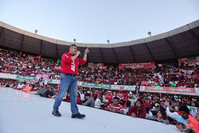 Alejandro Moreno acapara spots para promoción personal también en los estados