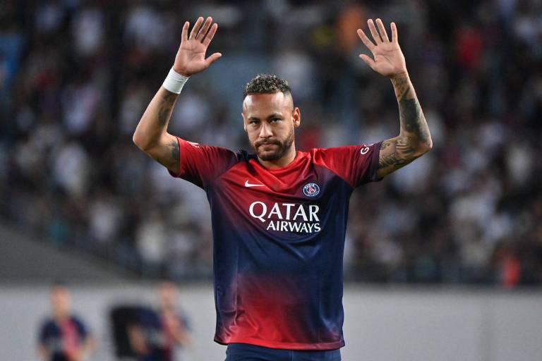 Neymar comunica al PSG su deseo de salir del club este verano, según L’Equipe