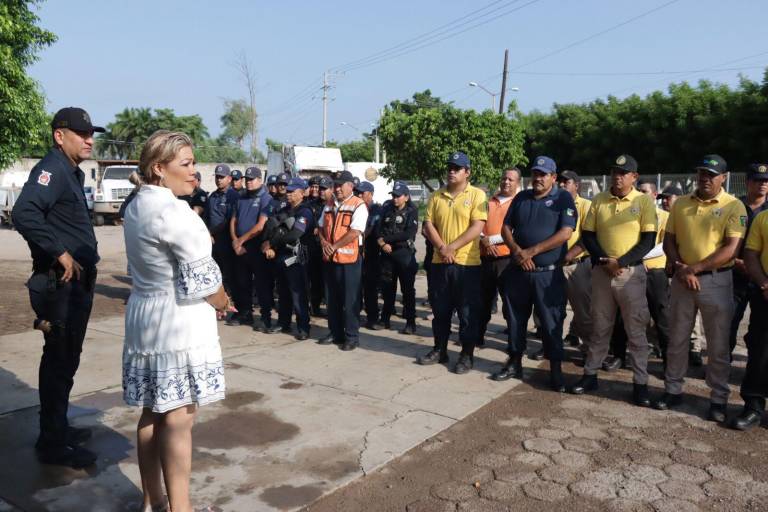 Entrega Gobierno Municipal nuevos uniformes para policías de Rosario