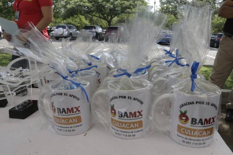 Se unen a Un día para compartir del Banco de Alimentos de Culiacán