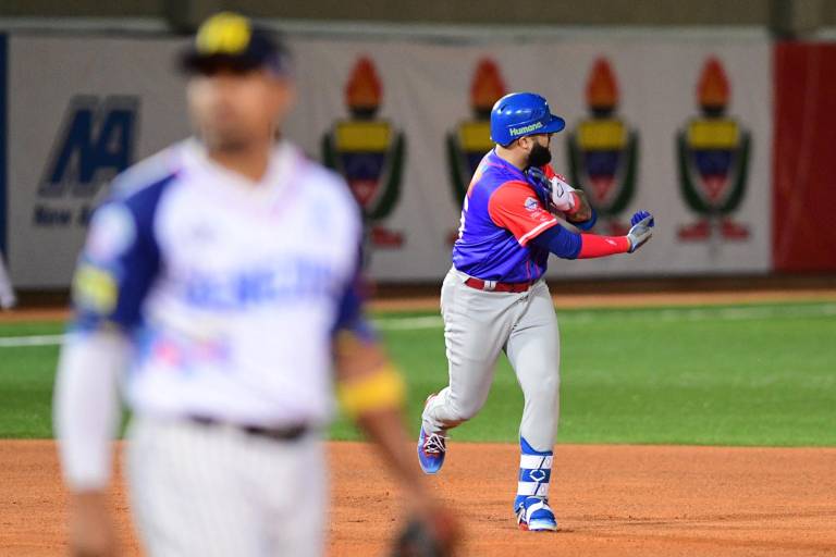 Puerto Rico sorprende al anfitrión Venezuela en la Serie del Caribe