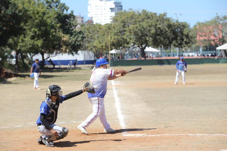 Se impone Hotel Playa sobre Académicos en la Liga de Beisbol Intersindical