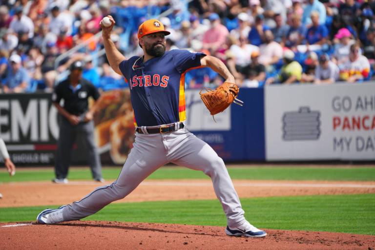 José Urquidy se sometería a una segunda cirugía Tommy John