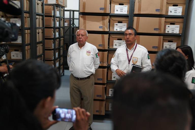 Francisco Garduño dice dormir tranquilo ante muerte de 40 migrantes