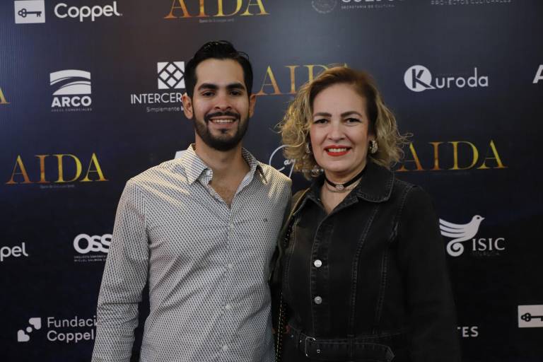 Viven sinaloenses una historia de amor con ‘Aída’