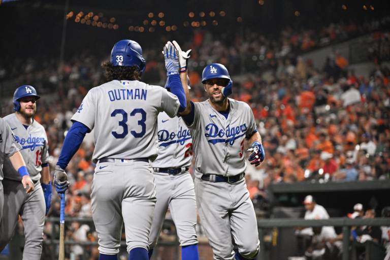 Con grand slam de Chris Taylor, Dodgers les ponen un alto a Orioles