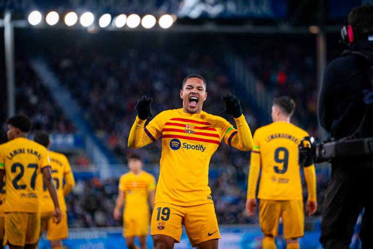 Barcelona se muestra certero y triunfa ante el Alavés