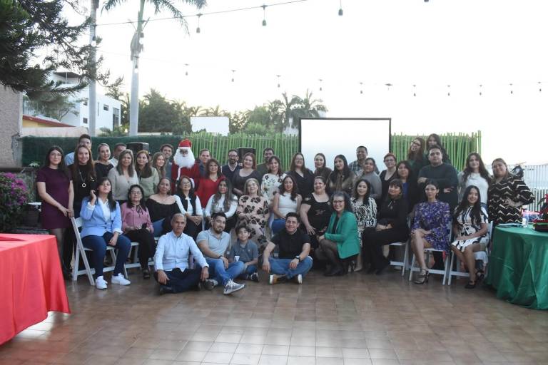 Celebran maestros, alumnos y personal su tradicional posada