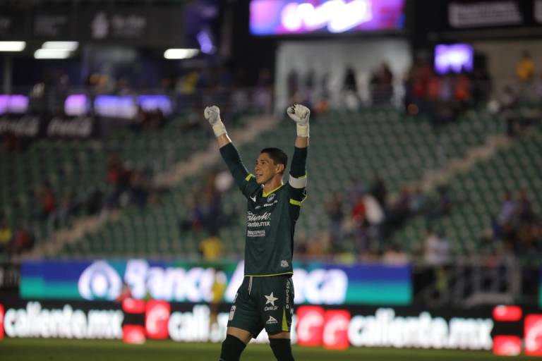 Hugo González, de Mazatlán FC, y Alex Padilla, las opciones para reforzar la portería de Pumas