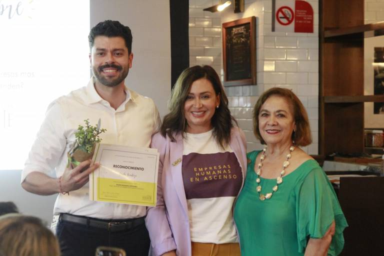 Comparten su experiencia como empresarios