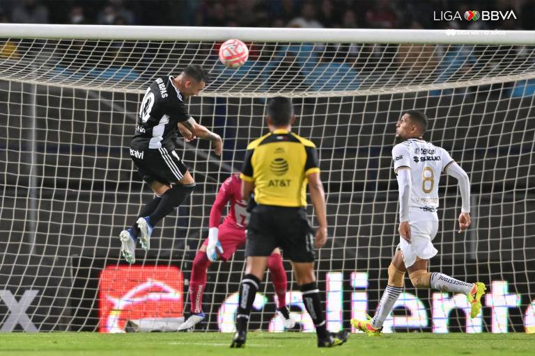 Pumas y Celta de Vigo empatan en amistoso pasado por agua