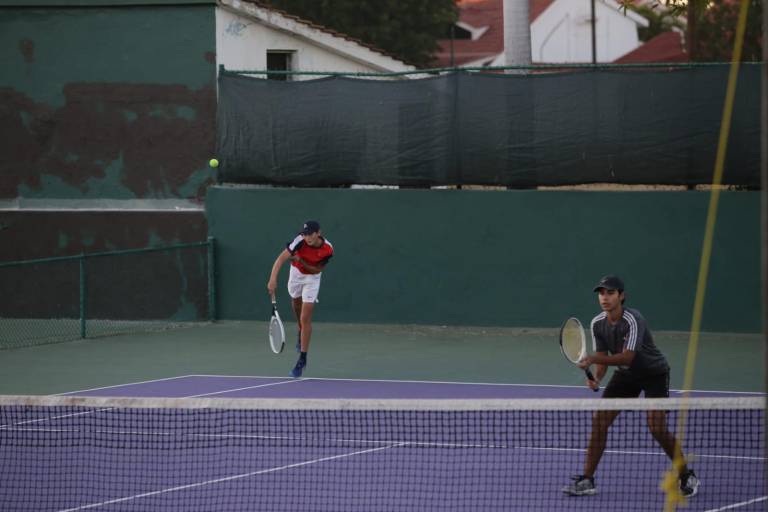 Van por el título en la Copa Carnaval Amstel Ultra 2022, en El Cid