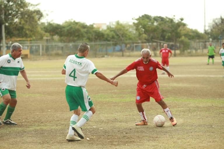 Amigos de Villafuerte golea a Brujildos en Torneo Regional Centenario
