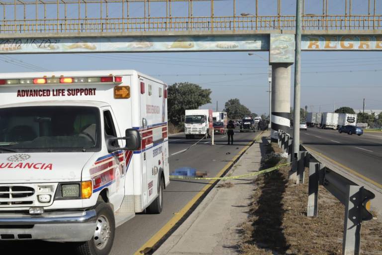 Adulta mayor muere arrollada bajo un puente peatonal en Mazatlán