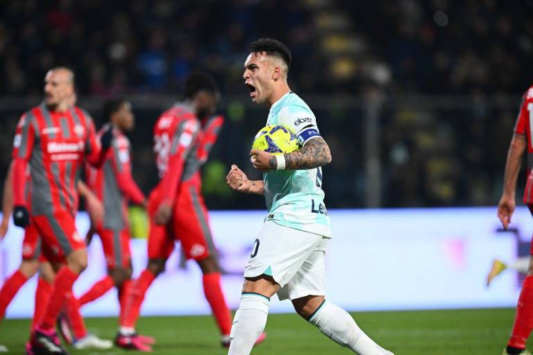 Con doblete de Lautaro el Inter remonta ante el Cremonese
