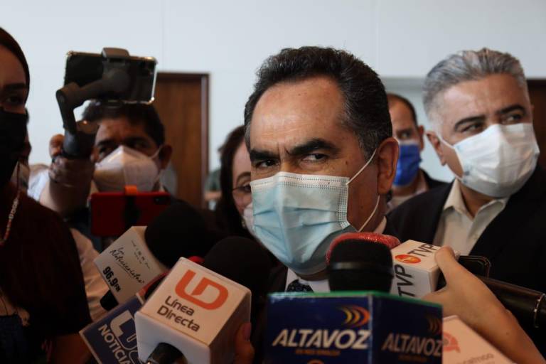 Adiós a vuelos premier en la UAS; Rector dice que se sumarán a la austeridad republicana de AMLO