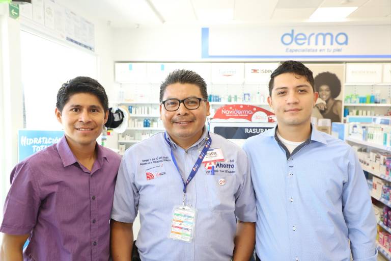 Se inaugura en Mazatlán, Farmacias del Ahorro