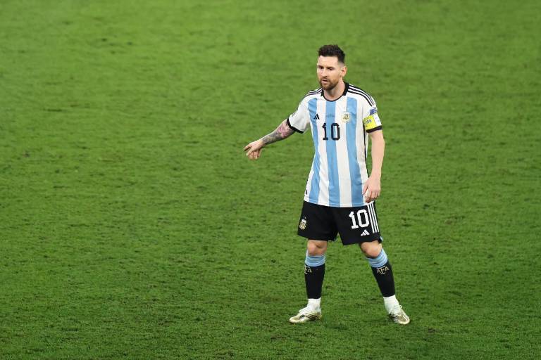 Estoy feliz por dar un pasito más: Messi