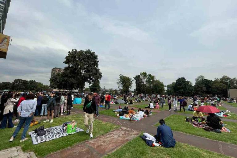 Así vivieron los mexicanos el eclipse solar de este sábado