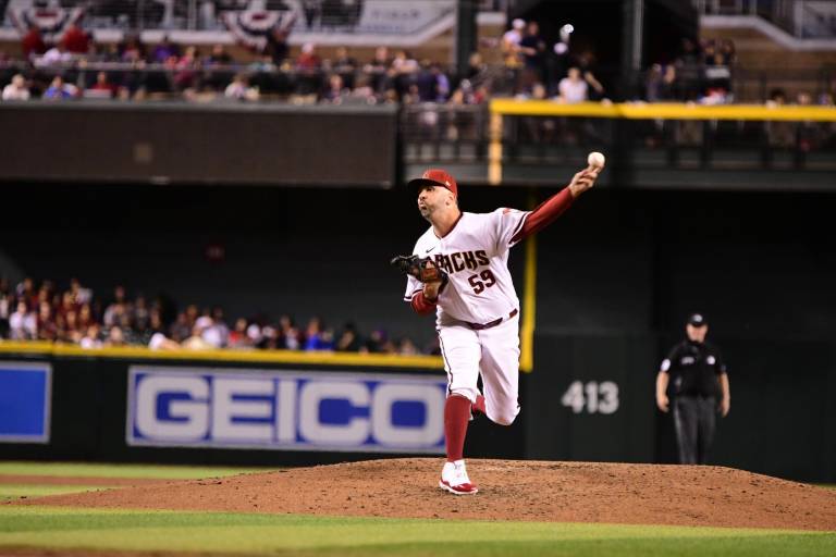 Óliver Pérez se convierte en el primer pelotero nacido en México en lanzar en 20 temporadas en Grandes Ligas