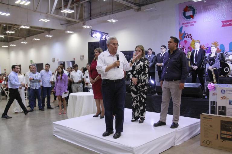 Viven grata celebración colaboradoras del STASE