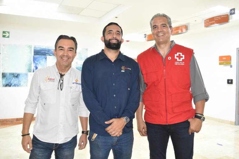 Celebran bomberos su día con reconocimientos y ascensos