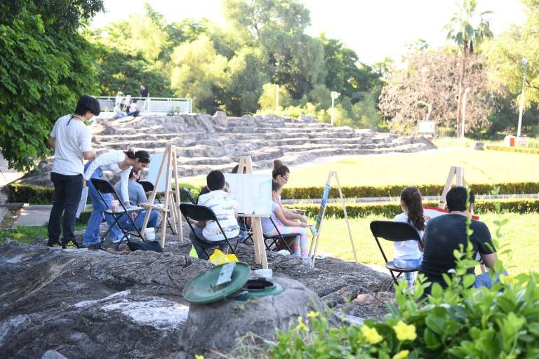 Artistas y aficionados se inspiran en la Bandera de México para pintarla