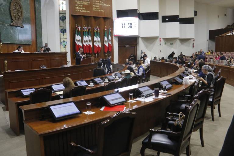 Avanza solicitud de crédito de $2,300 millones para obras de Gobierno; Congreso da primera lectura