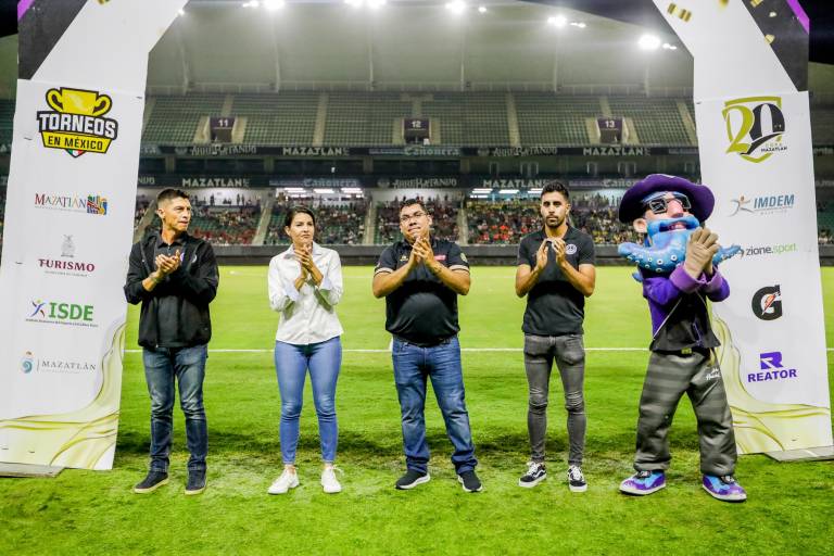Inauguran la Copa Mazatlán de Futbol en el estadio Kraken