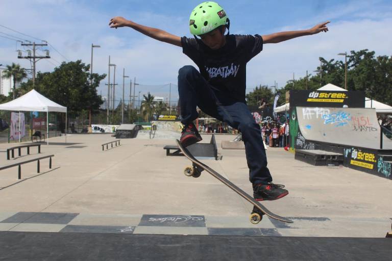 Inicia Mazatlán con dos oros y una plata su cosecha de medallas en estatal de skateboarding