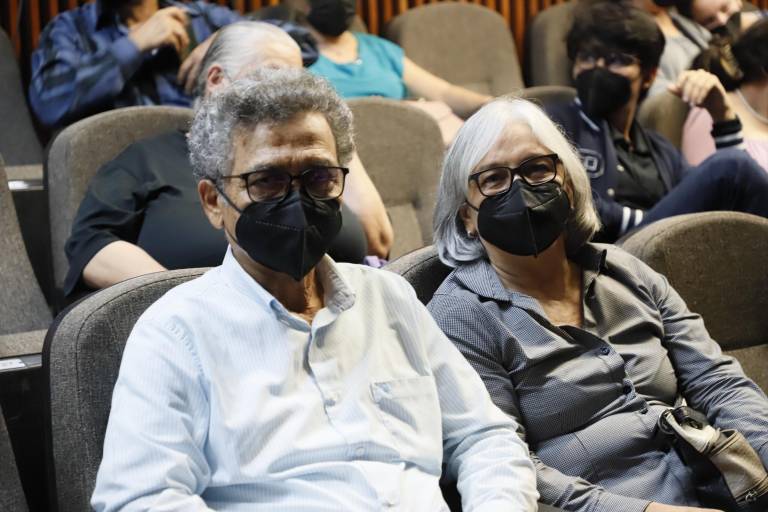 Viven velada de comedia y ópera en ‘Elixir de amor’