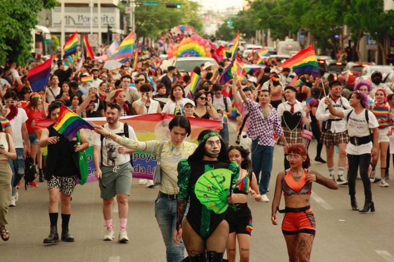 Exigen justicia por 21 crímenes de odio en Marcha de la Diversidad en Culiacán