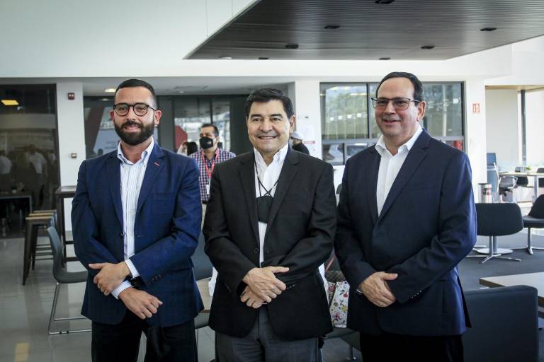 Dedica apertura de Nissan Congreso a don Jorge Del Rincón