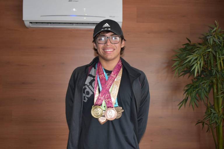 El nadador sinaloense Luis Urías buscará el oro en el Campeonato Centroamericano y del Caribe