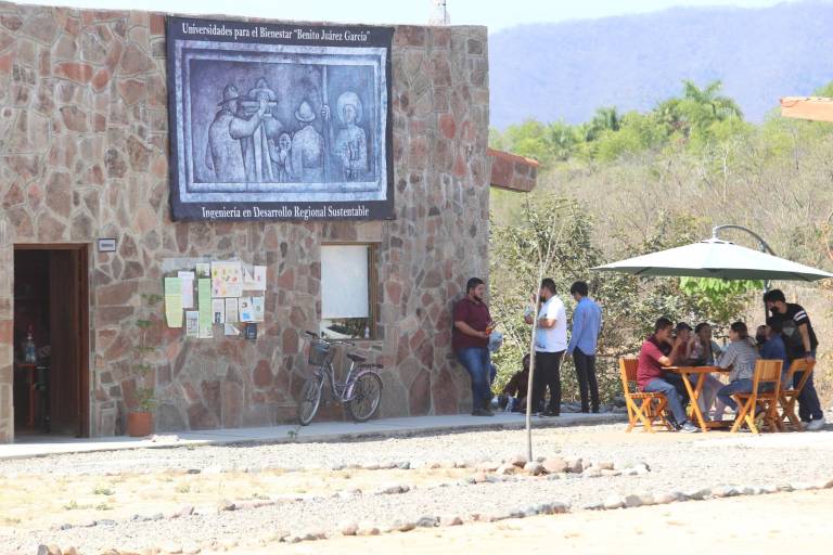 Convenios laborales ilegales y violatorios de la Ley Federal del Trabajo en las Universidades del Bienestar