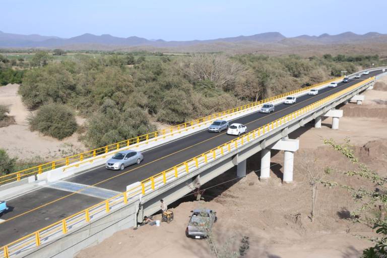 Desconocen conductores que el Puente El Quelite está abierto a la circulación