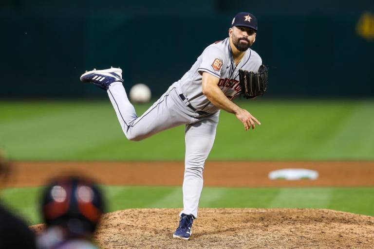 José Urquidy continuó su buen momento en Oakland