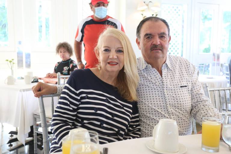 Celebra Padre Horacio Hernández su amor a Dios