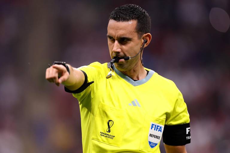 Felicita FIFA a sinaloense César Ramos por su labor en semifinal