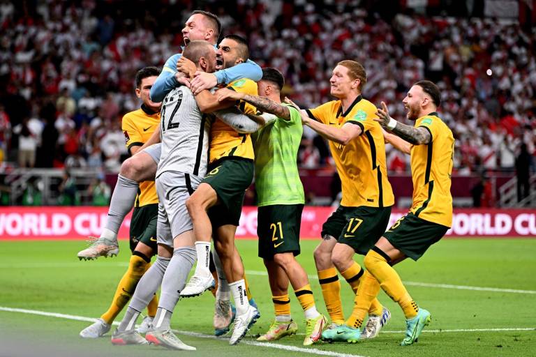 Australia se clasifica a la Copa del Mundo desde el punto de penalti y estará en el Grupo D