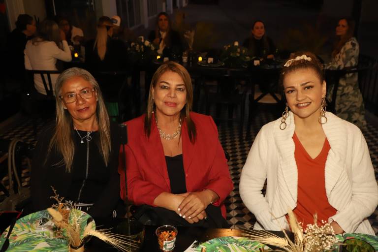 Ámbar Marbella Chicuate se despide de su soltería